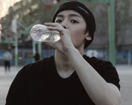 侯明昊和尚雯婕解约,赔百万违约金跳槽欢瑞,网友却清一色不看好-侯明昊尚雯婕一起上的综艺