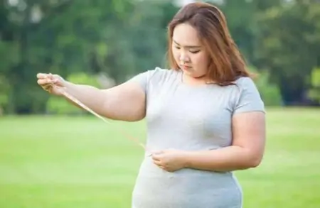 产后第二天一般能减重多少?若想产后尽快恢复体重,请做好3件事-产后第二天可以下床走动多久