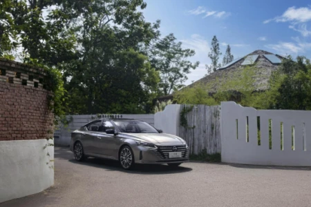 论出行高级感与舒适性,全新天籁与第11代雅阁谁更受青睐?-11年天籁和雅阁怎么选