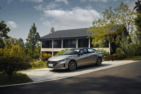 论出行高级感与舒适性,全新天籁与第11代雅阁谁更受青睐?-11年天籁和雅阁怎么选