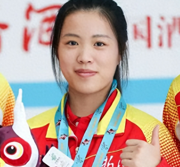 她是清华学霸,趁暑假豪夺两枚奥运金牌,23岁二次发育逆袭成女神-清华学霸参加奥运拿了两块金牌是谁