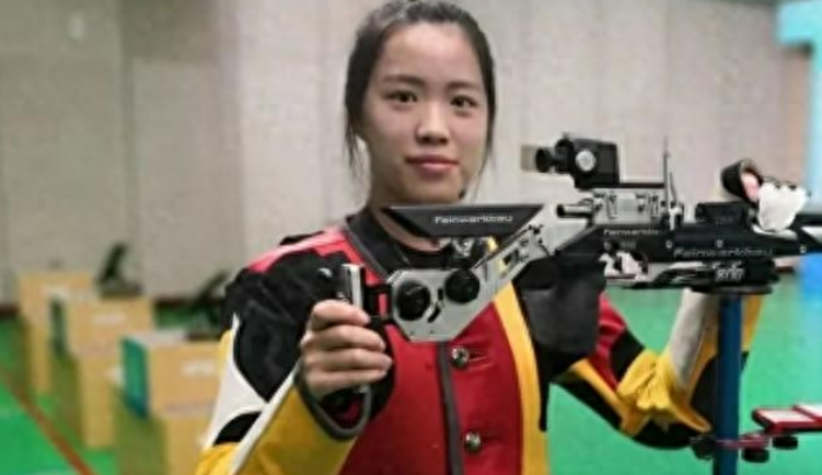 她是清华学霸,趁暑假豪夺两枚奥运金牌,23岁二次发育逆袭成女神-清华学霸参加奥运拿了两块金牌是谁
