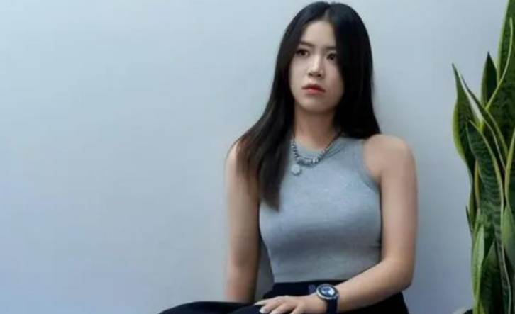 她是清华学霸,趁暑假豪夺两枚奥运金牌,23岁二次发育逆袭成女神-清华学霸参加奥运拿了两块金牌是谁