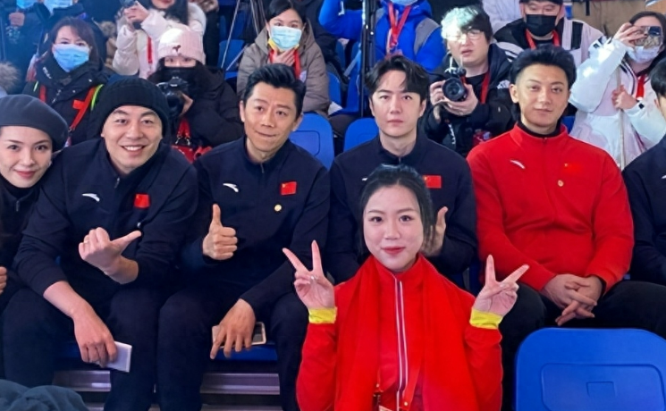 她是清华学霸,趁暑假豪夺两枚奥运金牌,23岁二次发育逆袭成女神-清华学霸参加奥运拿了两块金牌是谁