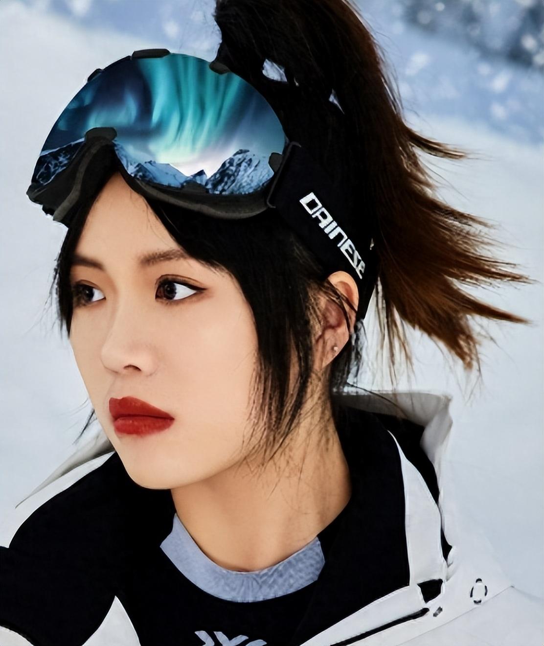 她是清华学霸,趁暑假豪夺两枚奥运金牌,23岁二次发育逆袭成女神-清华学霸参加奥运拿了两块金牌是谁