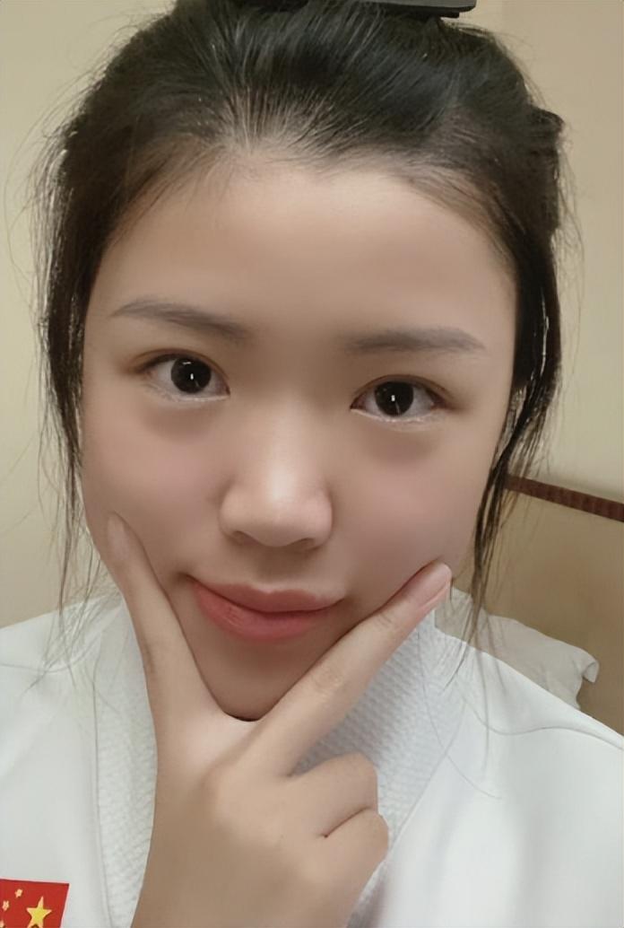 她是清华学霸,趁暑假豪夺两枚奥运金牌,23岁二次发育逆袭成女神-清华学霸参加奥运拿了两块金牌是谁