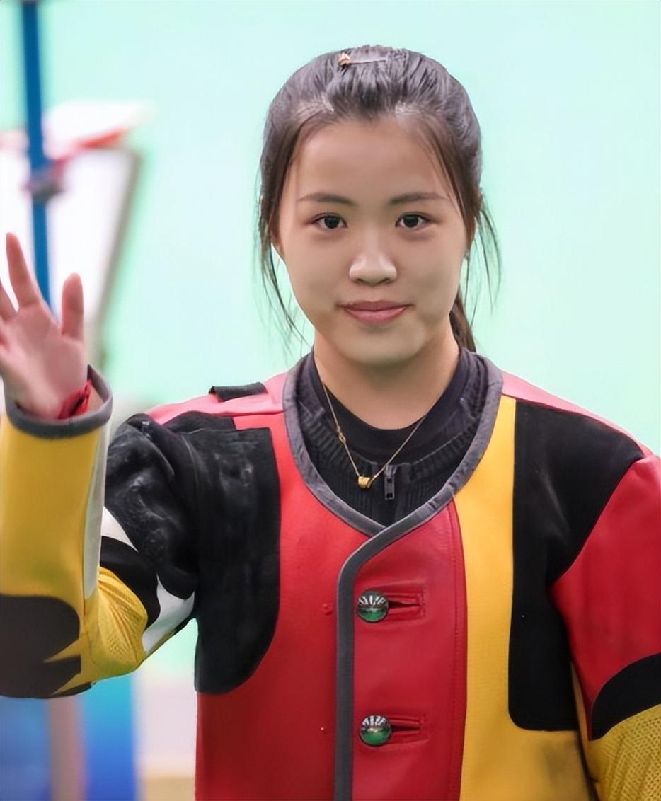 她是清华学霸,趁暑假豪夺两枚奥运金牌,23岁二次发育逆袭成女神-清华学霸参加奥运拿了两块金牌是谁
