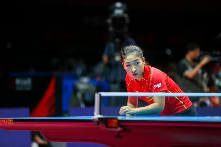 刘诗雯因伤退出乒乓女团比赛 国乒启用P卡换成王曼昱-刘诗雯晋级乒乓球女单4强