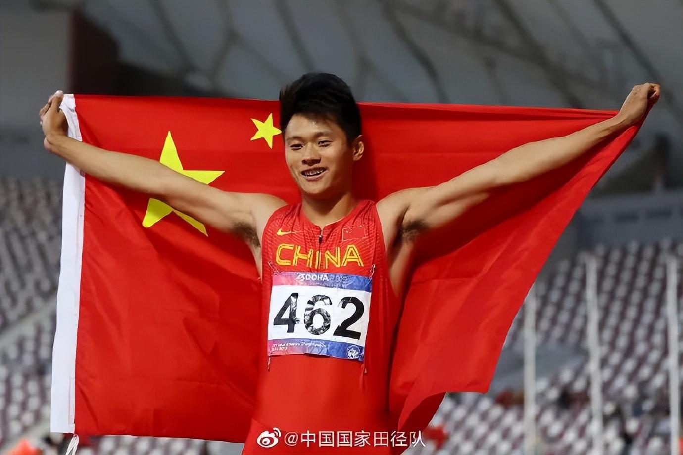 “亚洲飞人”谢震业夺金!与苏炳添齐名,迎娶跳远女王:爱情和体育一样,爱了就是一生