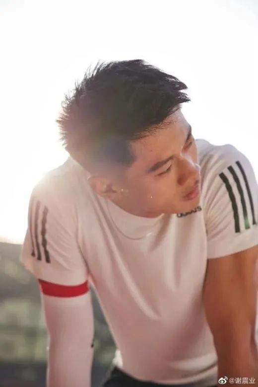 “亚洲飞人”谢震业夺金!与苏炳添齐名,迎娶跳远女王:爱情和体育一样,爱了就是一生