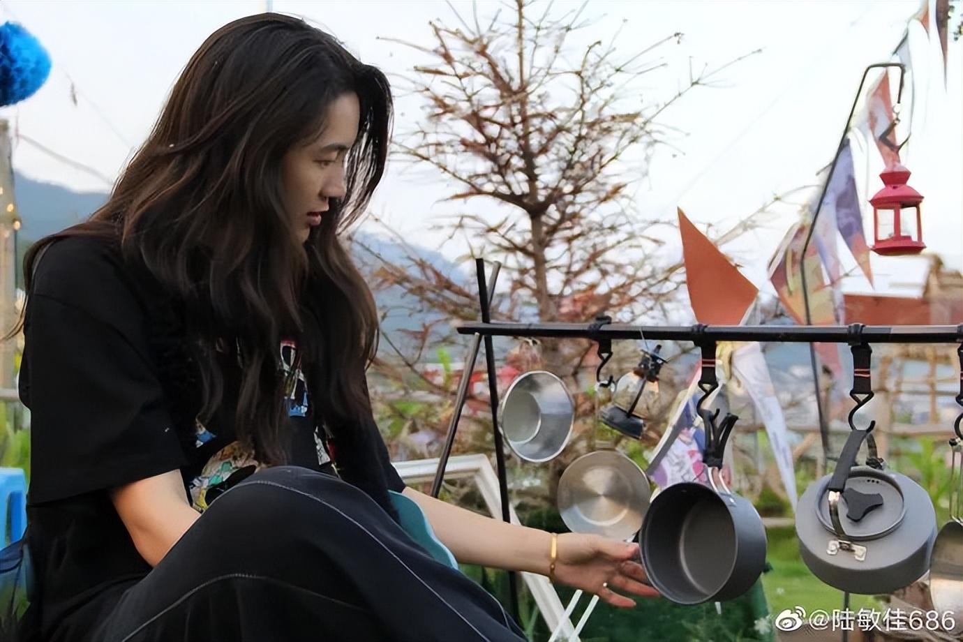 “亚洲飞人”谢震业夺金!与苏炳添齐名,迎娶跳远女王:爱情和体育一样,爱了就是一生