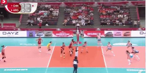 女排世界杯中国队 3:0 击败阿根廷,11 连胜获得冠军,如何评价女排的表现?-女排迎战阿根廷