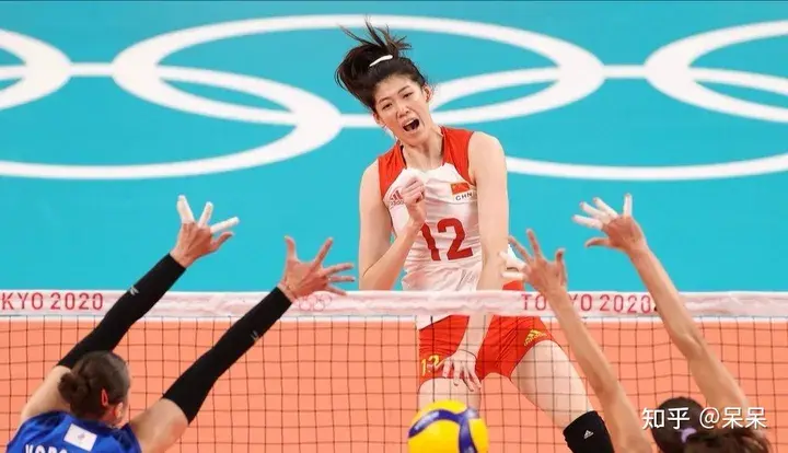 中国女排绝不认输 决胜局12:9领先,俄罗斯以为稳赢,-中国女排不服输