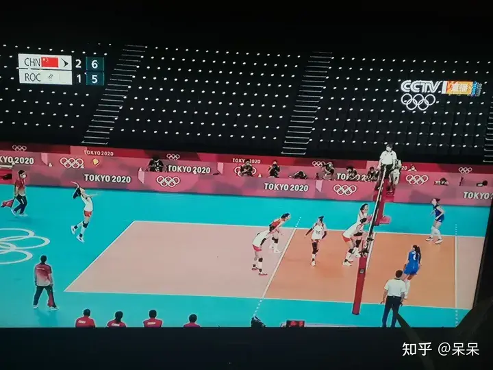 中国女排绝不认输 决胜局12:9领先,俄罗斯以为稳赢,-中国女排不服输