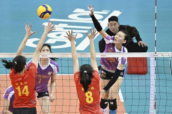 新赛季女排超级联赛开幕 揭幕战天津胜山东-排超天津女排vs深圳
