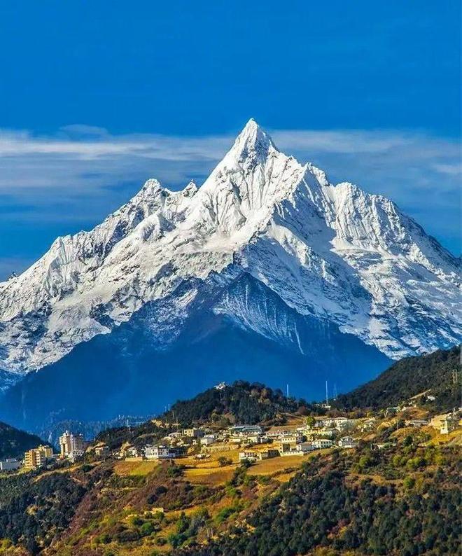 中国“最美的十大名山”之一、如今无人登顶的圣地——梅里雪山-中国国家地理杂志 中国最美十大名山
