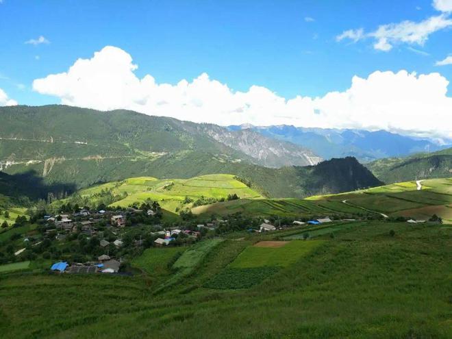 中国“最美的十大名山”之一、如今无人登顶的圣地——梅里雪山-中国国家地理杂志 中国最美十大名山