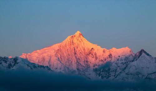 梅里雪山:藏传佛教四大神山之一,最让人向往的神秘之地!-梅里雪山在西藏还是云南