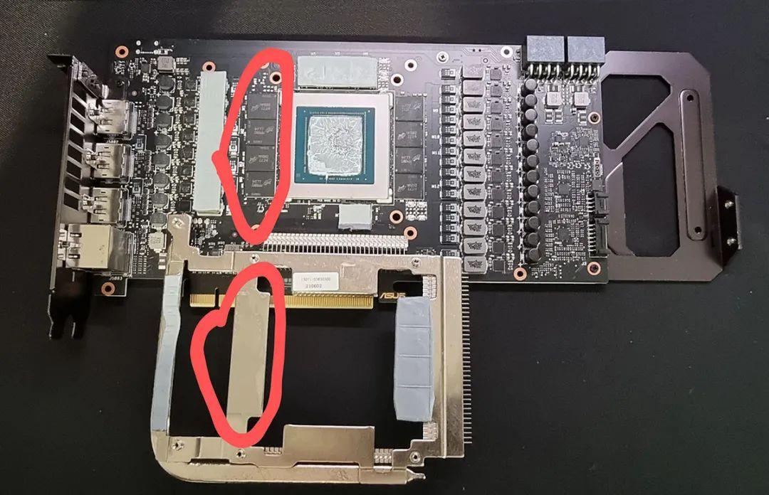 RTX30系显存过热?有可能是导热贴歪了或者根本没贴!-3090显存发热严重