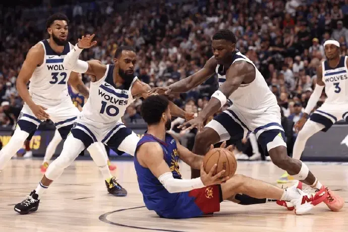 爱德华兹爆砍43分率队强势拿下G1,约老师32+8+9遗憾落败