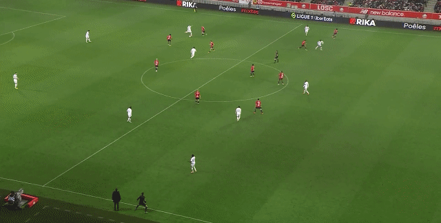 4-0,4-3!足坛疯狂一夜:曼联遭遇耻辱性双杀,法甲上演进球大战