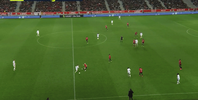 4-0,4-3!足坛疯狂一夜:曼联遭遇耻辱性双杀,法甲上演进球大战