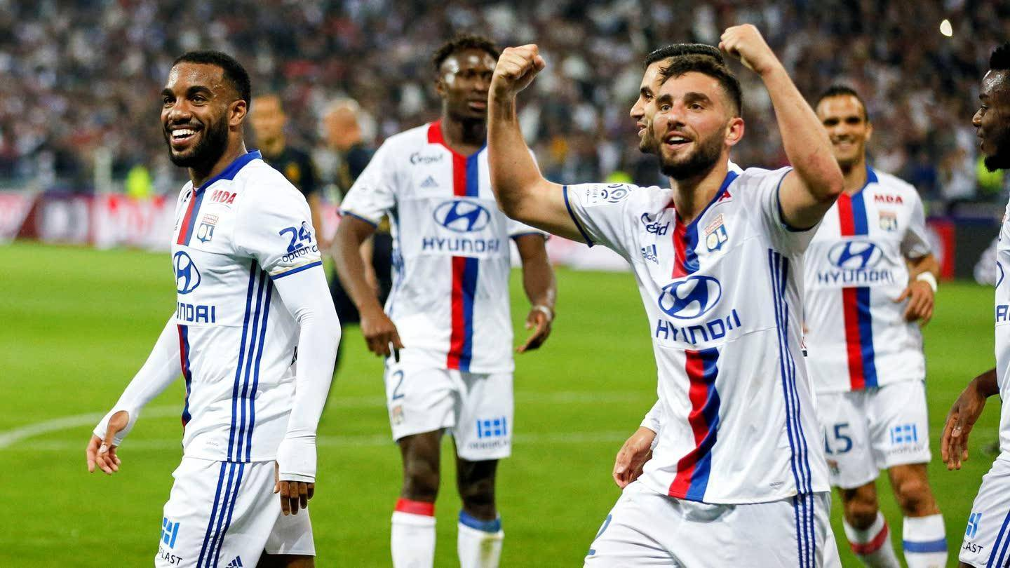 4-0,4-3!足坛疯狂一夜:曼联遭遇耻辱性双杀,法甲上演进球大战