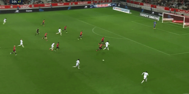 4-0,4-3!足坛疯狂一夜:曼联遭遇耻辱性双杀,法甲上演进球大战