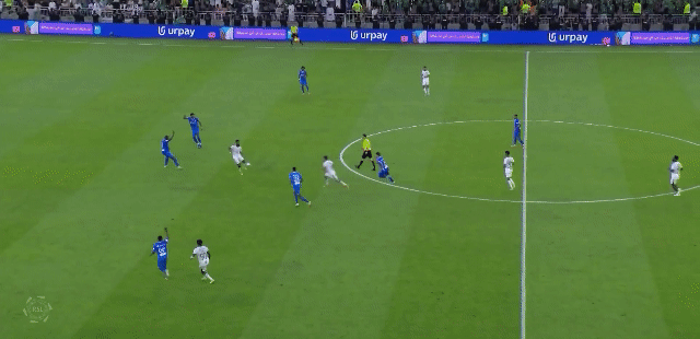 4-0,4-3!足坛疯狂一夜:曼联遭遇耻辱性双杀,法甲上演进球大战