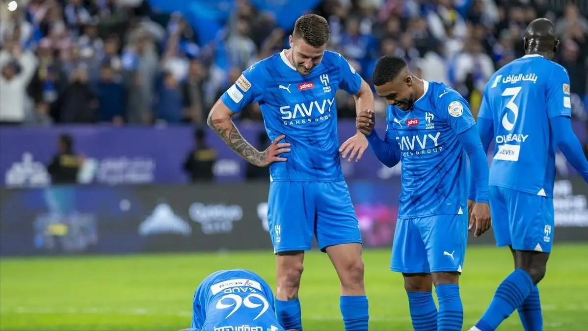 4-0,4-3!足坛疯狂一夜:曼联遭遇耻辱性双杀,法甲上演进球大战