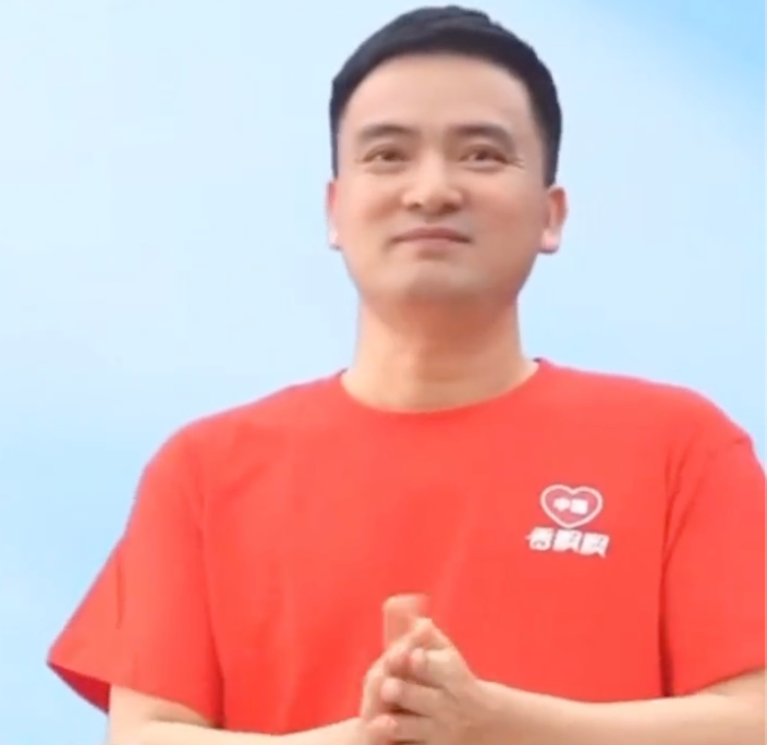 销量暴涨,香飘飘一夜成“国货之光”!凌晨董事长亲自接机回国员工,日本商店否认出售...