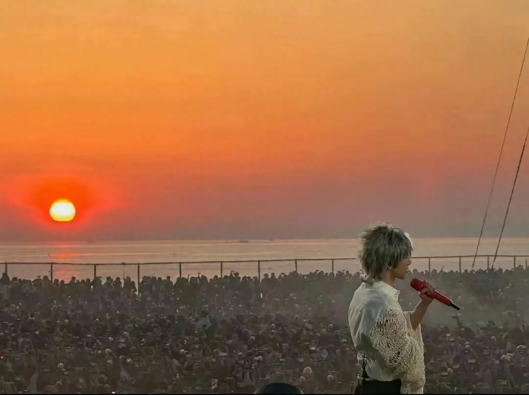 扬眉吐气!华晨宇被人民文娱表扬,这次,老天都在帮他