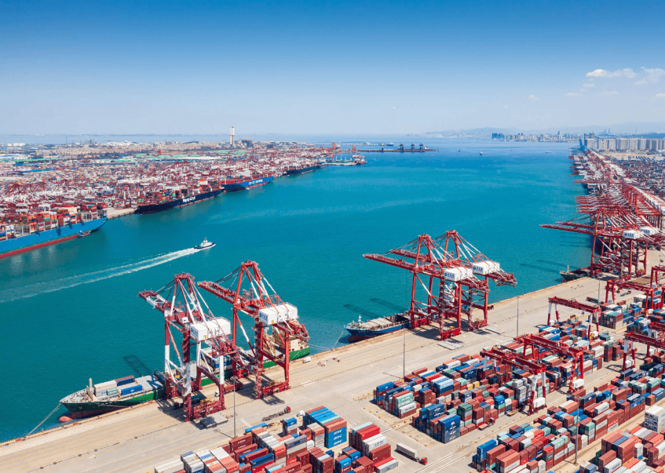 中方专机抵达巴黎,法国总理亲自接机