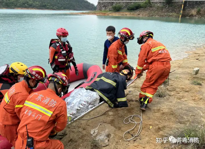 男子瀑布观景被困, 女子踏青摔倒昏迷....纵情山水勿忘安全