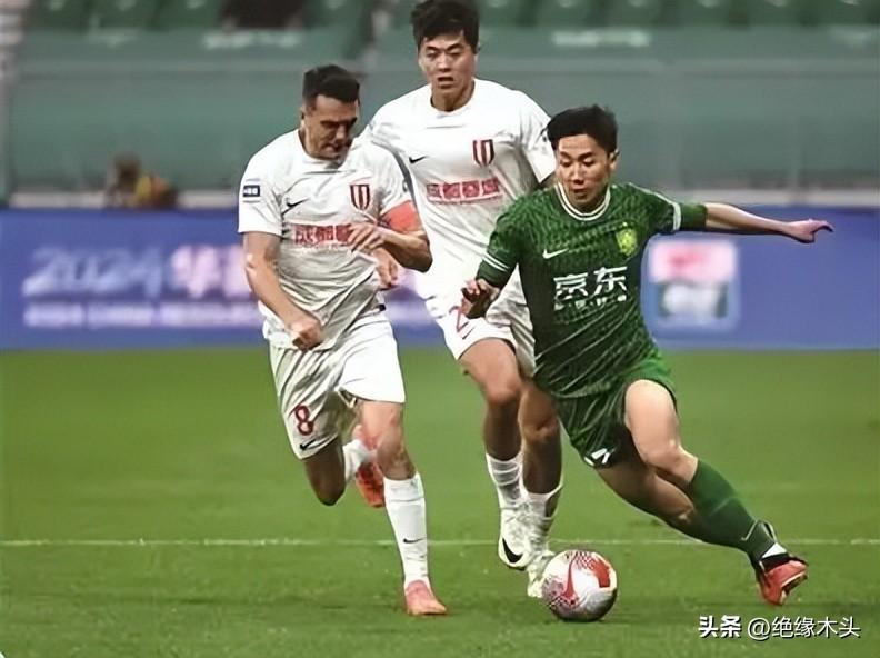 1/3赛程,中超形成上海双雄争冠,国安未掉队,保级区一片混乱