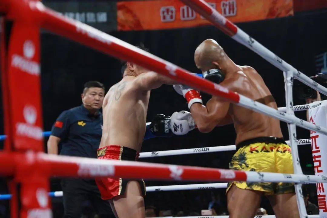 香港拳王归来!对决曾KO一龙的泰拳天王!