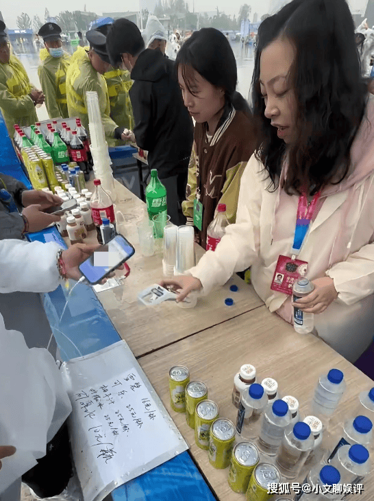 原创 小杨哥回应电音节宰客风波!怒斥潇湘晨报,电音节全网曝光52亿次