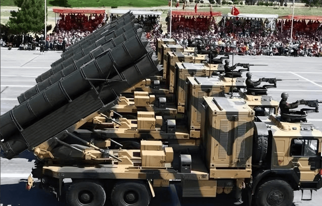 原创 静默96小时,伊朗宣布报复行动,以色列被逼闭馆,王牌军队已集结