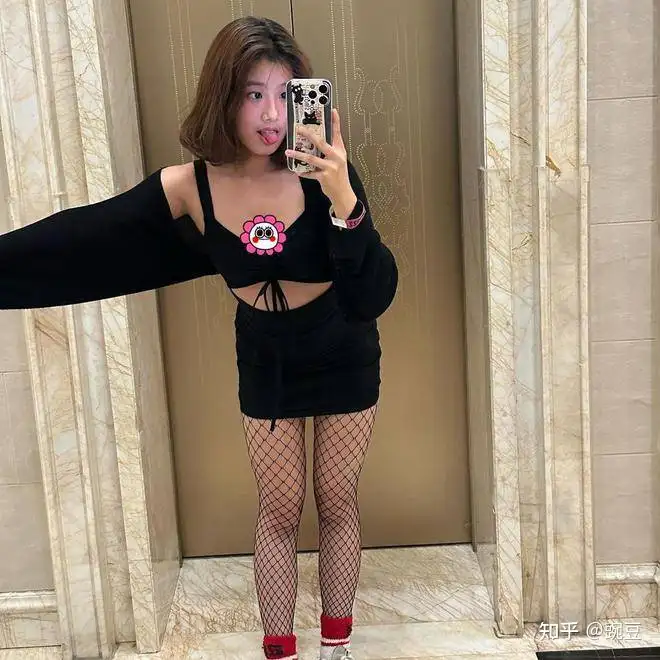 贾静雯的人生有多坎坷?