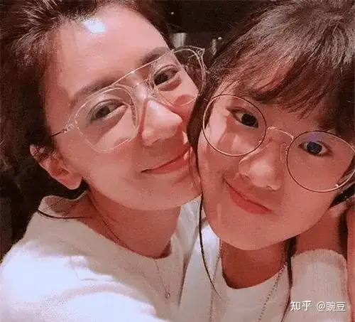 贾静雯的人生有多坎坷?