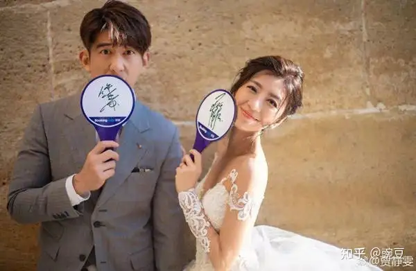 贾静雯的人生有多坎坷?