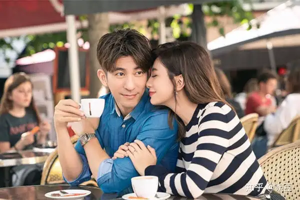 贾静雯的人生有多坎坷?