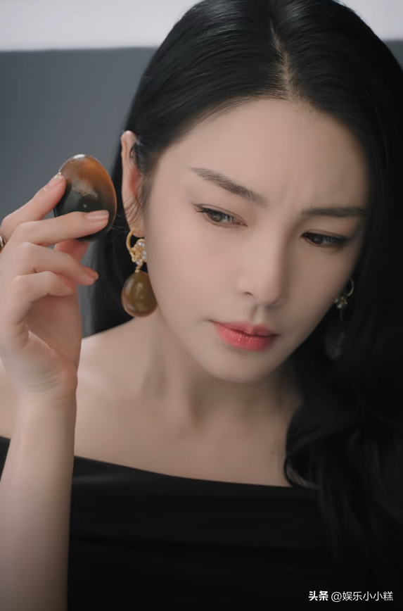 笑麻了,张雨绮连皮蛋都能代言成珠宝,我笑晕在评论区