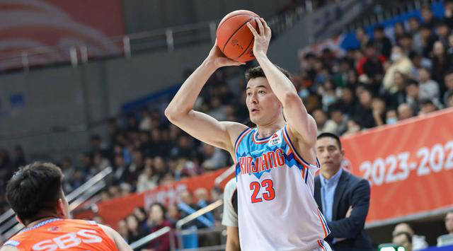 原创 CBA半决赛:新疆vs浙江,赵睿领衔对决