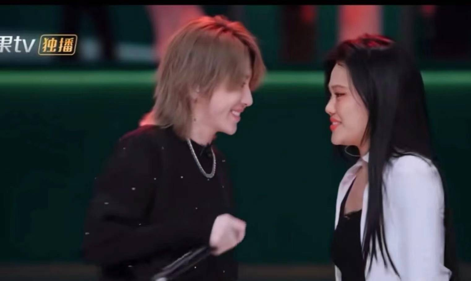 原创 《乘风2024》:刘忻一公第一,二公小考乔伊斯韩雪惊艳,垫底小组逆袭