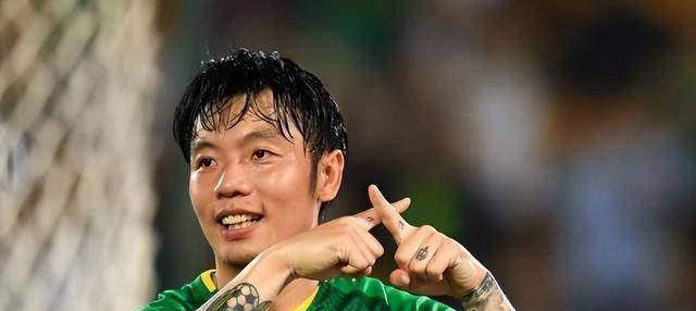 国足备战中泰生死战:40人集训名单出炉,归化球员成焦点,老将或回归