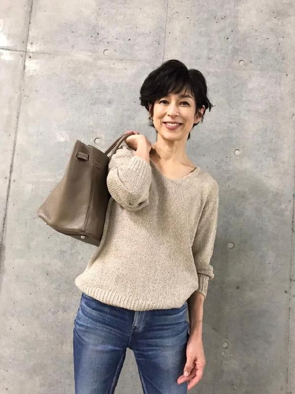 中年女人穿衣摆脱“大妈感”,4点“减龄妙招”,学会了超显气质