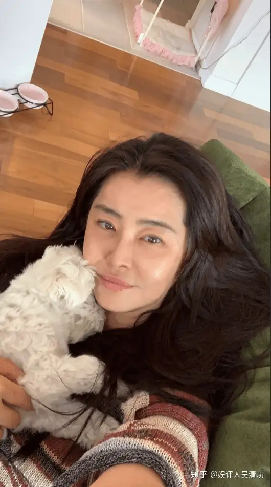 林志玲庆自己第一个母亲节,谢娜晒母亲旧照,王祖贤孤独庆祝节日