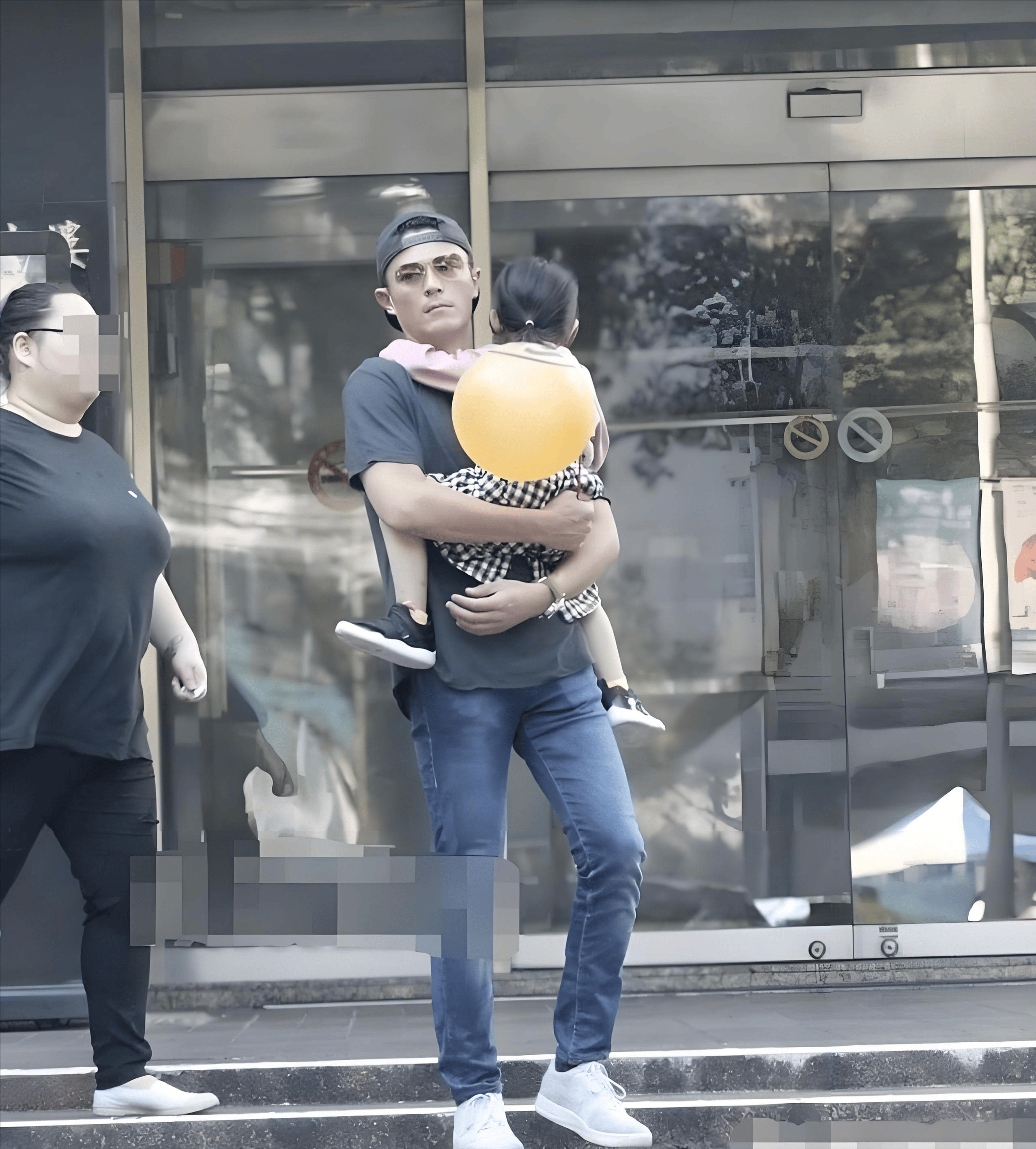 原创 好家伙!林心如晒母亲节礼物,7岁小海豚全英文表白令人赞叹!