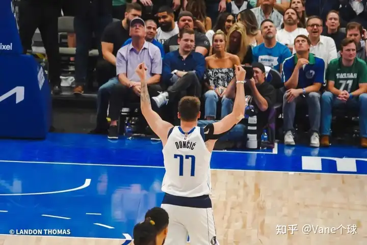 21-22 NBA 西部半决赛独行侠扳回一城 1:2 太阳,东契奇 26+13+9,如何评价这场比赛?